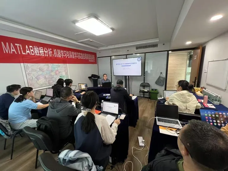 全国人工智能Python编程与机器学习培训班开班